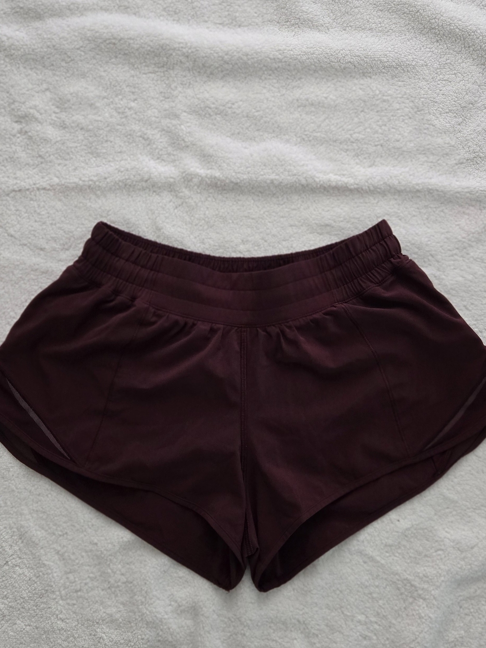 Lululemon Deep Burgundy Hotty Hot 2.5 " Athletic Shorts Size 4